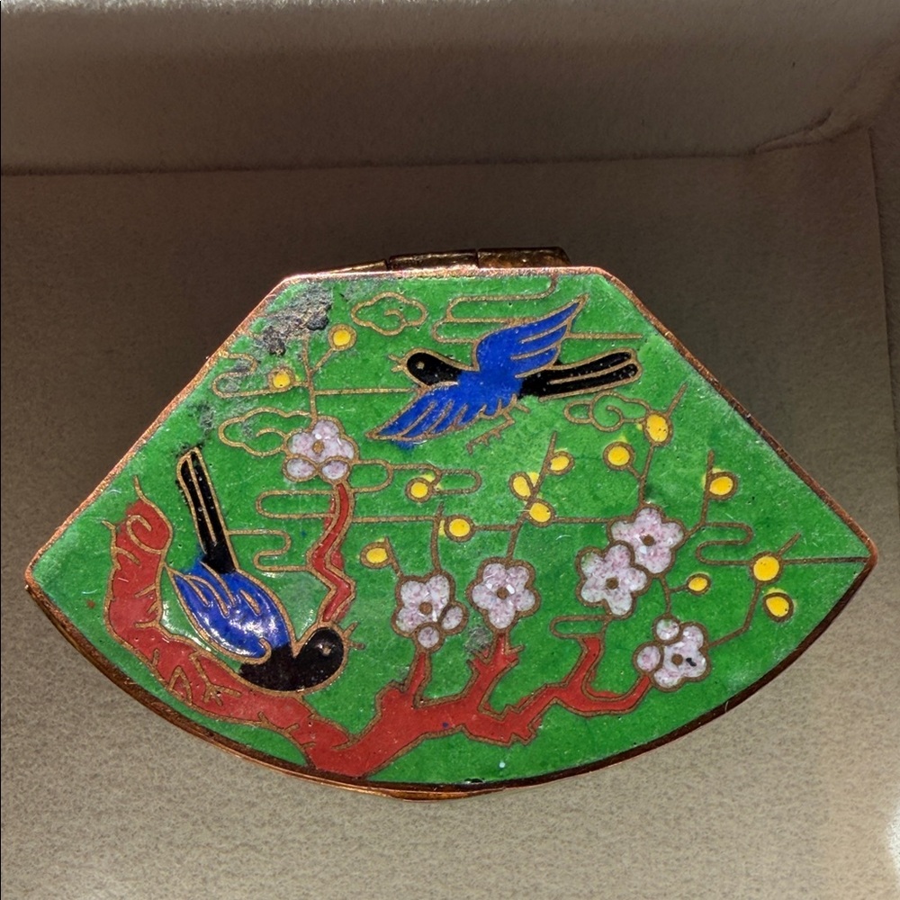 🐦 Vintage Cloisonné Enamel Trinket Box with Birds, 2.5” x 1.5” x .5” - Lovely!